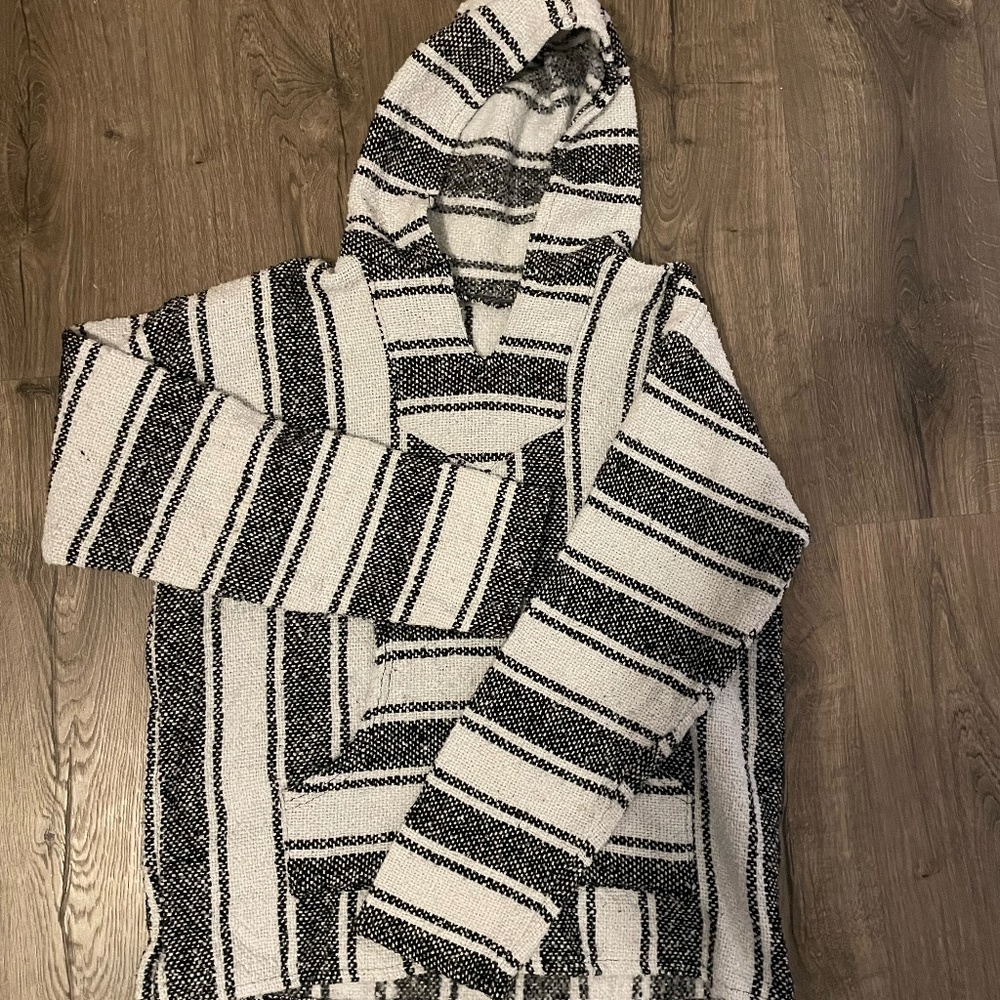 Surfer Pull Over Hoodie